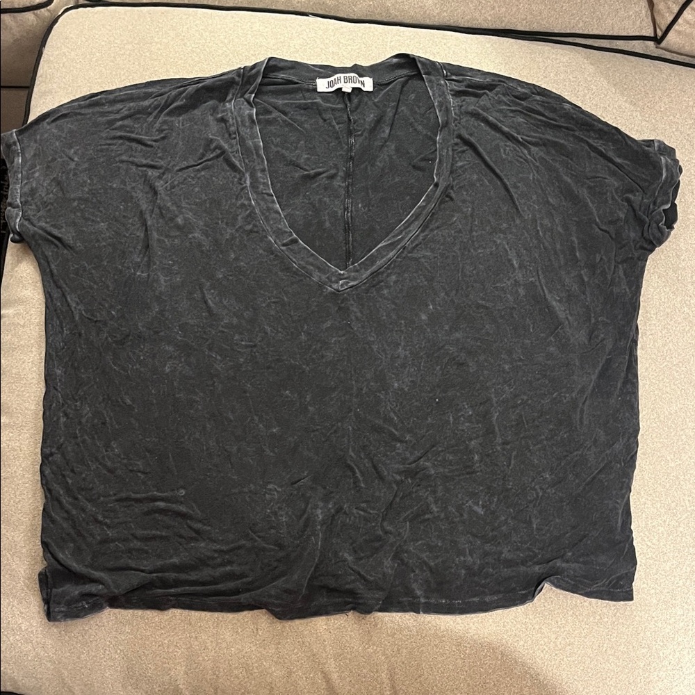 Joah Brown Graphite V-Neck Short Sleeve Tee, size S/M